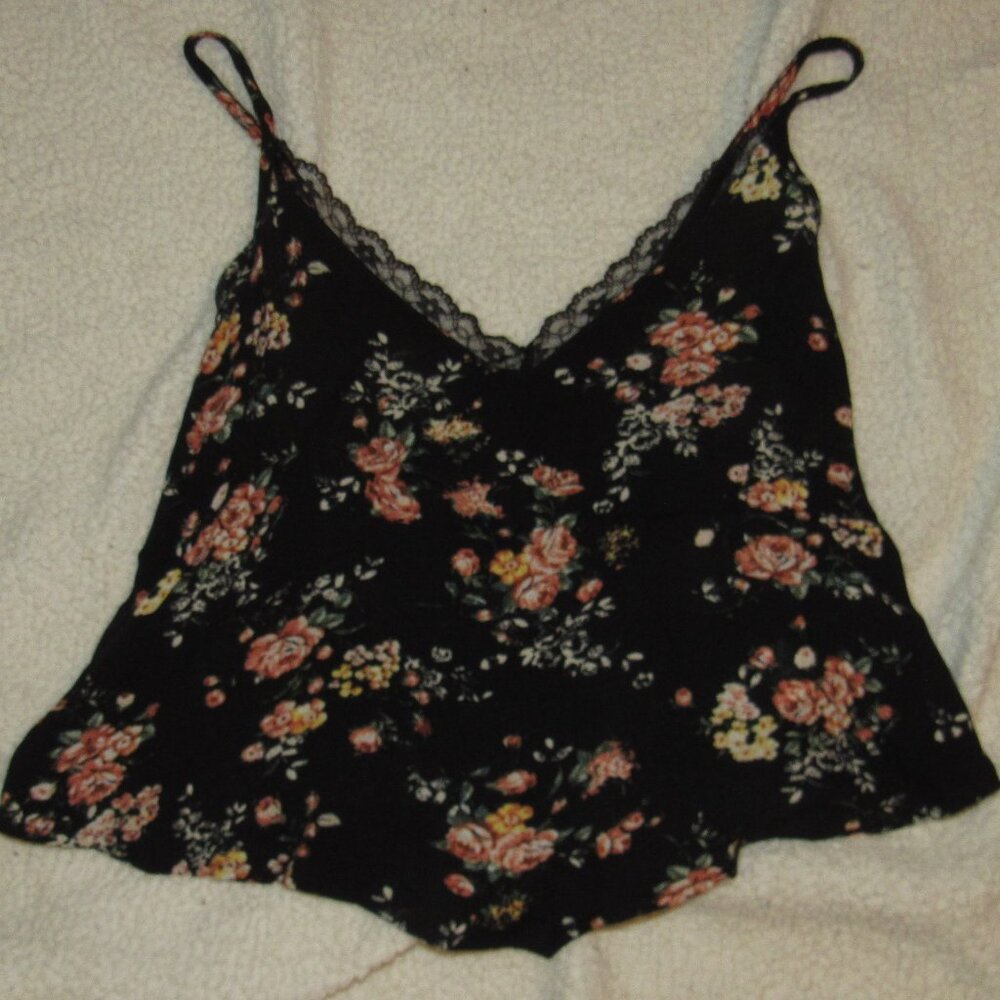 Beautees Size Large Spaghetti Strap Flowy Lace Top Black w/Flowers